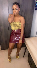 Load image into Gallery viewer, F21 Patent leather mini skirt
